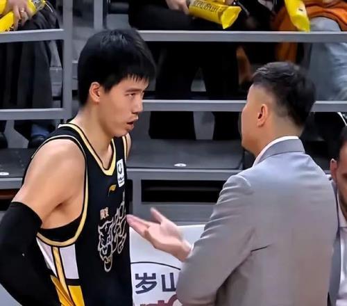 湖人交易得,到拉塞尔,力促打造顶,问鼎娱乐官网入口,问鼎娱乐下载,问鼎娱乐官网h5,问鼎娱乐官方网站